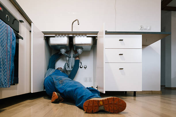 Professional Leak Detection technician working in Bedford, TX